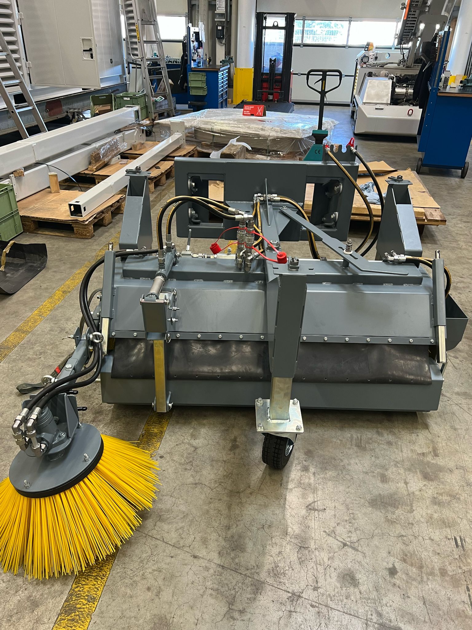 Hydraulische Anbaukehrmaschine | STEP